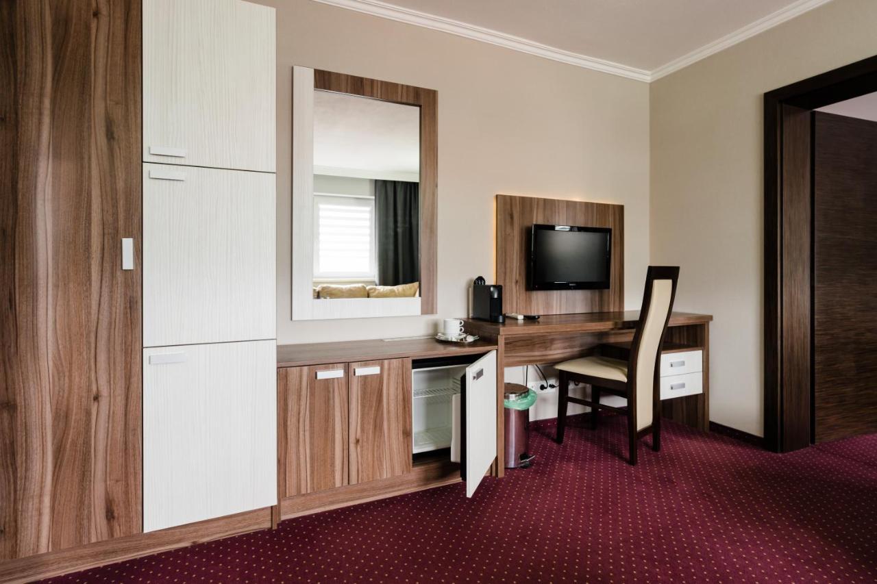 Hotel Menhard 3*