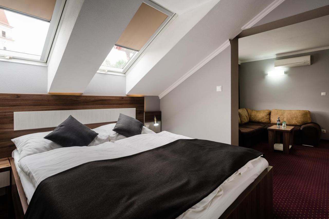 Hotel Menhard Hotel 3*